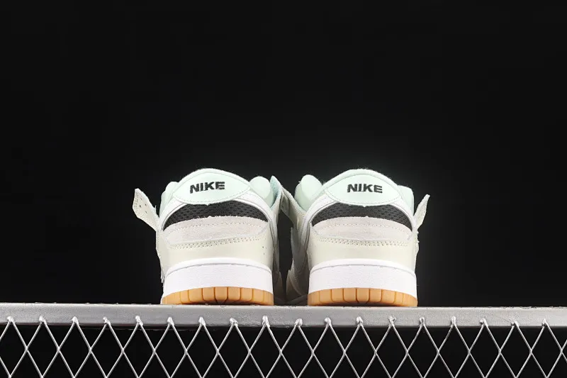 All Categories Nk SB Dunk Series Nk SB Dunk Low Low-top Skateboard Shoes Corporate Level Nk Dunk Svrap Light Blue Sea Glass Stitched Low-top Skateboard Shoes DB0500-100